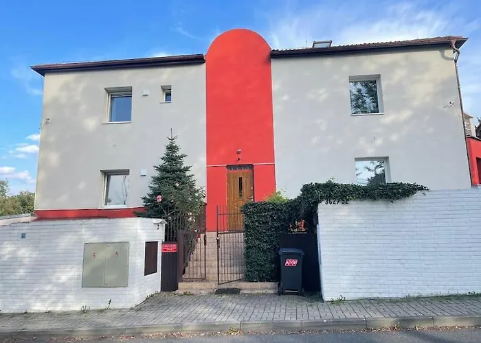Bajecne Ve S Bazenem A Terasou V Praze Apartment